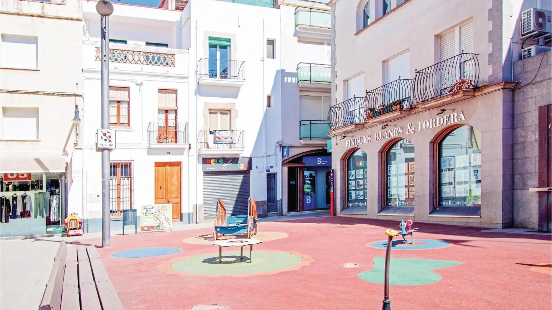2 Bedroom Cozy Apartment In Blanes